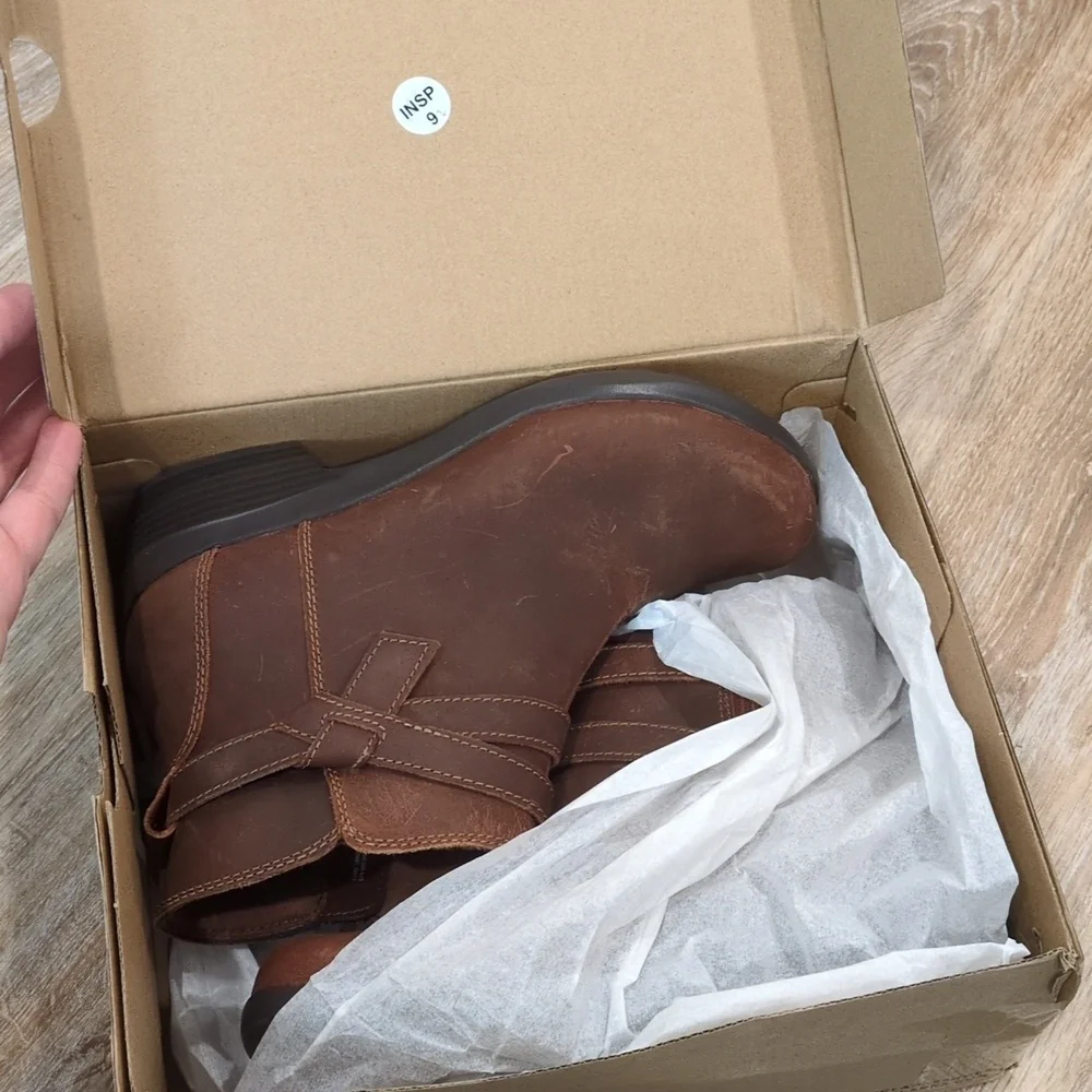 🤎NIB Clarks Women's Dark Brown Ankle Booties size 6.5 W - Picture 15 of 16